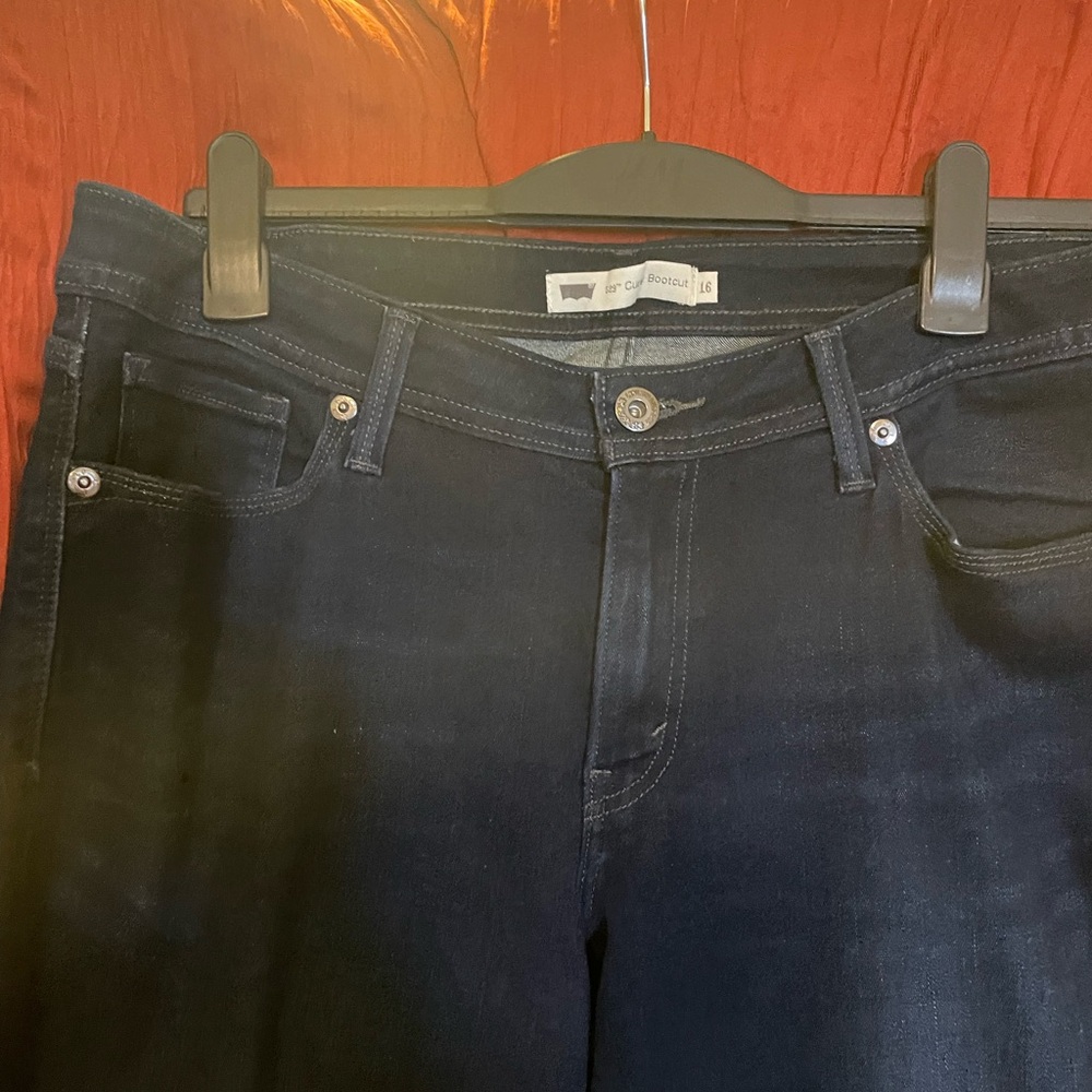 Levi  Dark Wash stretch Jeans
